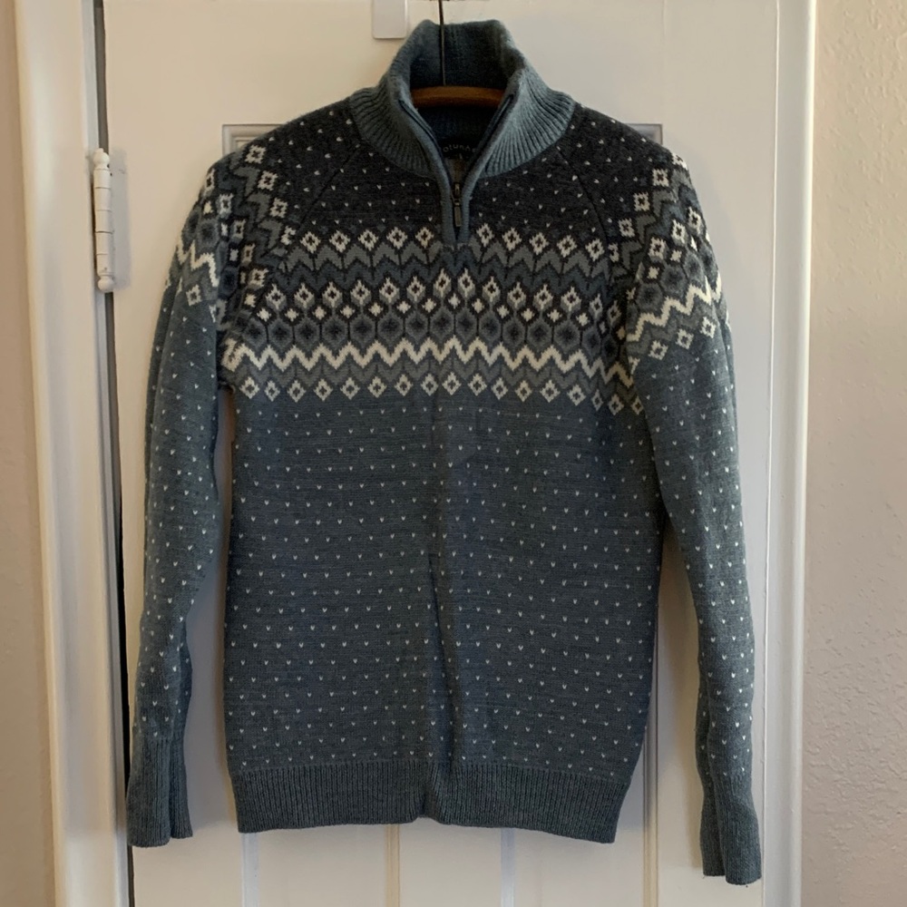 Jotunheim Norwegian women’s sweater purchased in Norway 
Size Medium, blue-gray